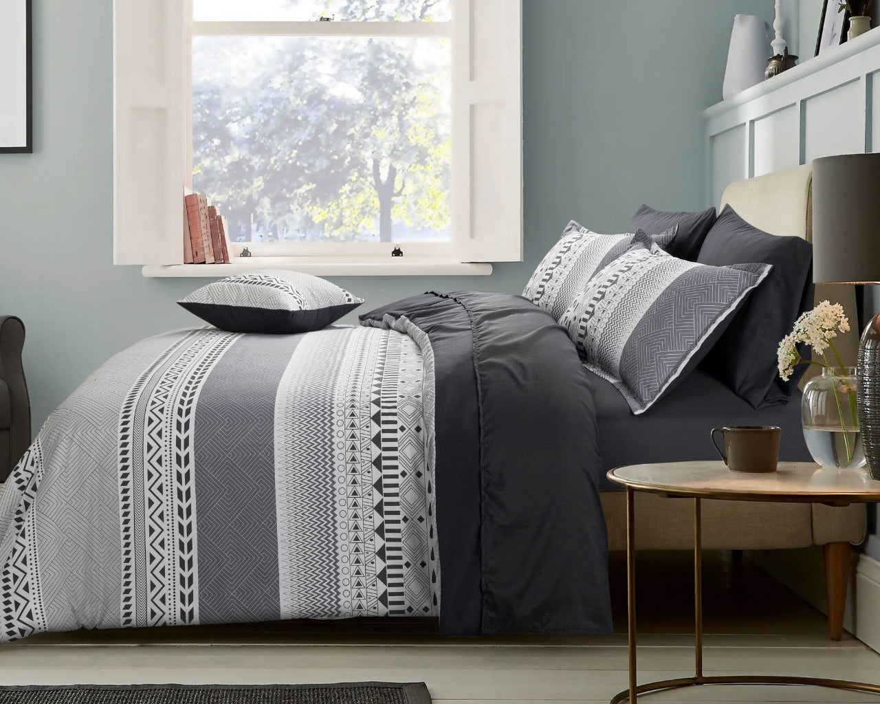 8 PC BLACK COMFORTER SET